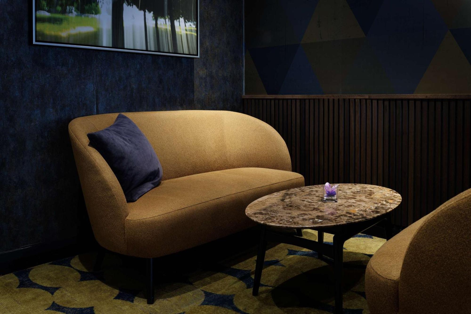 Doubletree By Hilton Woking Hotel Buitenkant foto
