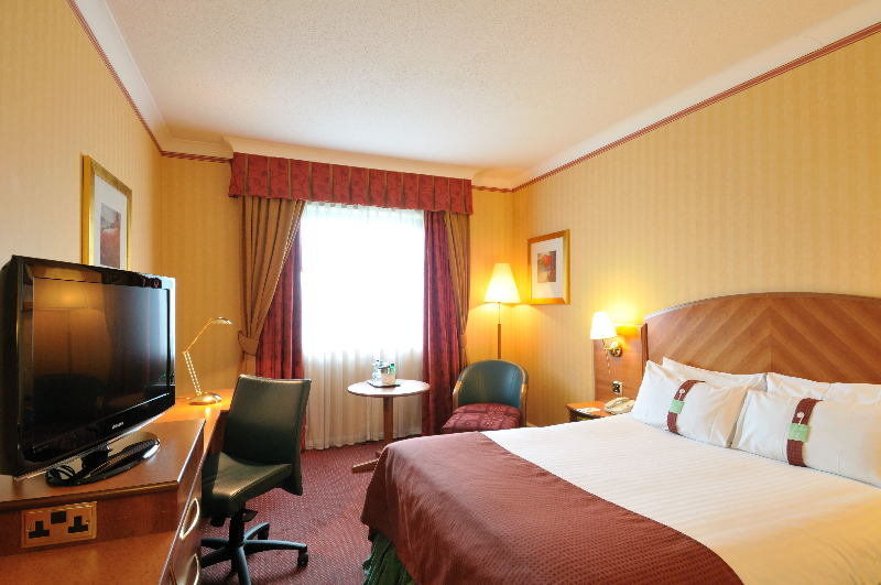 Doubletree By Hilton Woking Hotel Buitenkant foto